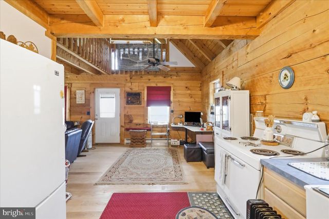757 BROCKET DR, Springfield, WV 26763