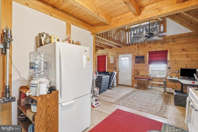 757 BROCKET DR, Springfield, WV 26763