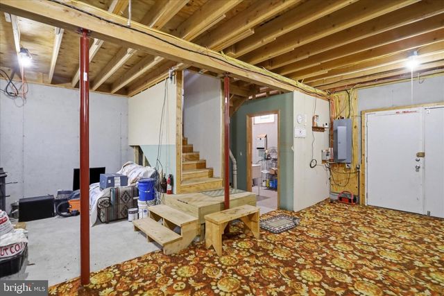 757 BROCKET DR, Springfield, WV 26763