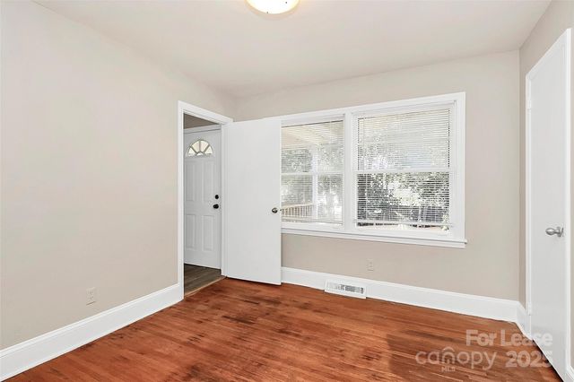 4919 Raymond Place, Charlotte, NC 28205