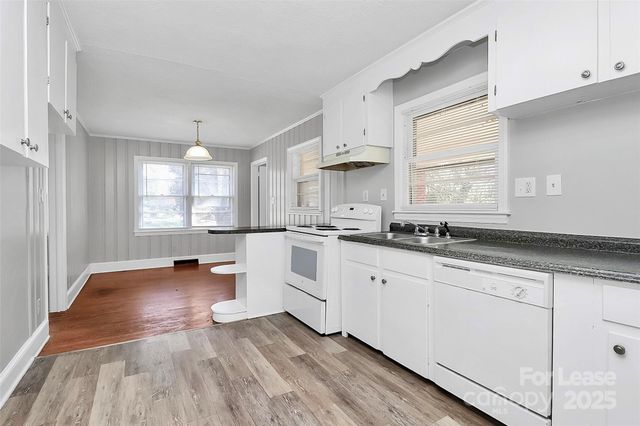 4919 Raymond Place, Charlotte, NC 28205