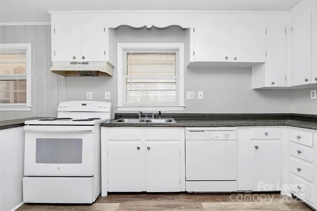 4919 Raymond Place, Charlotte, NC 28205