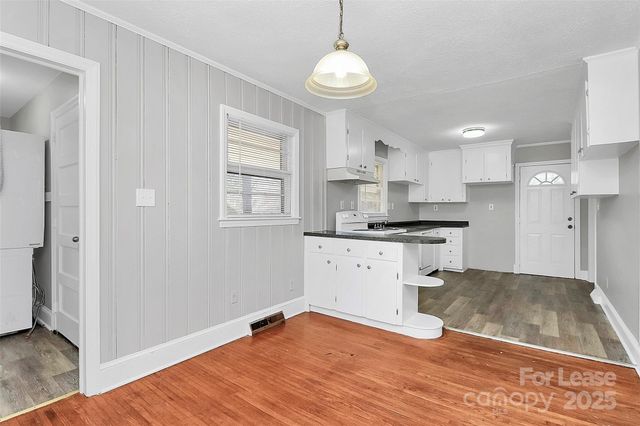 4919 Raymond Place, Charlotte, NC 28205