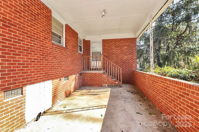 4919 Raymond Place, Charlotte, NC 28205