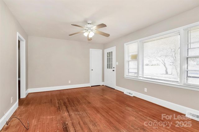 4919 Raymond Place, Charlotte, NC 28205