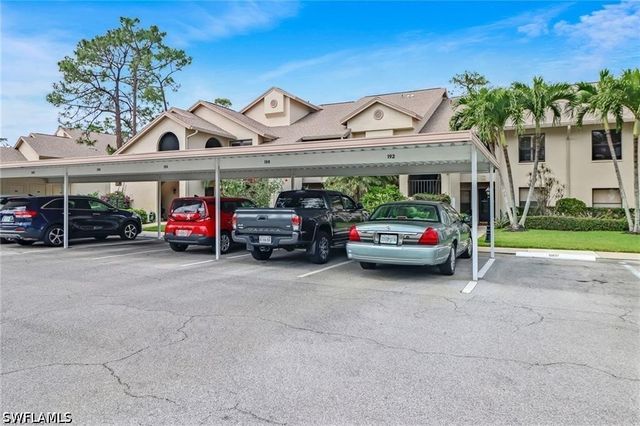 192 Fox Glen DR 2-192, Naples, FL 34104