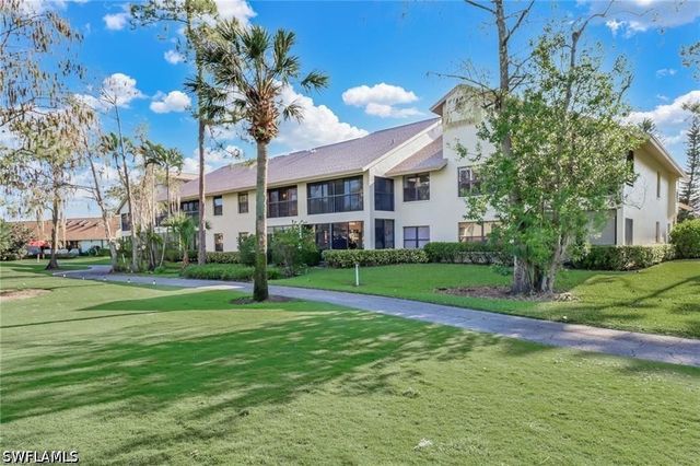 192 Fox Glen DR 2-192, Naples, FL 34104