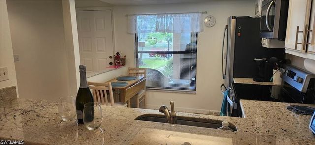 192 Fox Glen DR 2-192, Naples, FL 34104