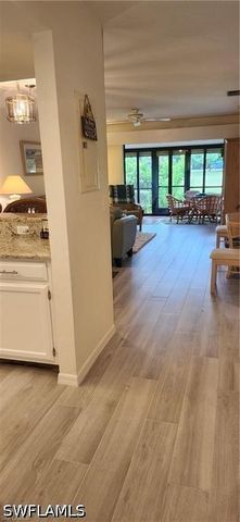 192 Fox Glen DR 2-192, Naples, FL 34104