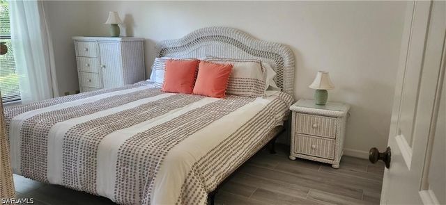 192 Fox Glen DR 2-192, Naples, FL 34104
