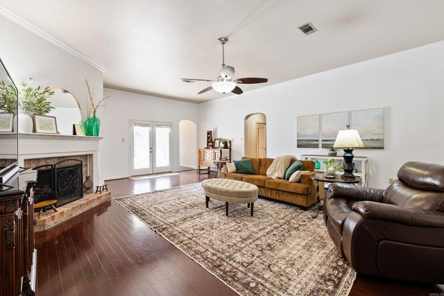 1045 Cambridge Circle, Benton, AR 72019