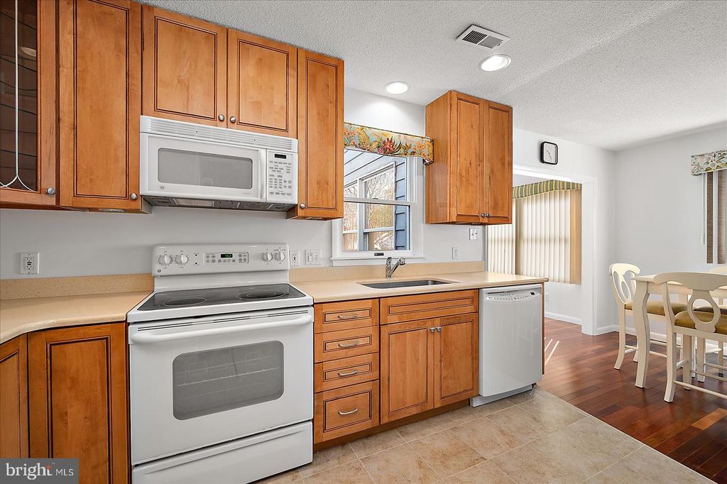 Image 14 of property listing at 702-A KELLY RD #702A, Ocean City, MD 21842