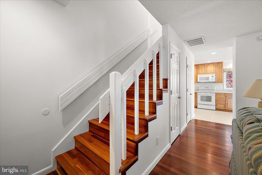 Image 3 of property listing at 702-A KELLY RD #702A, Ocean City, MD 21842