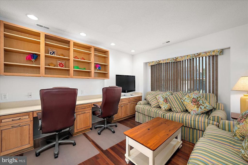 Image 5 of property listing at 702-A KELLY RD #702A, Ocean City, MD 21842
