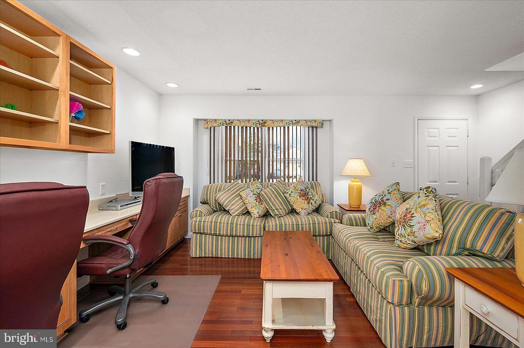 Image 6 of property listing at 702-A KELLY RD #702A, Ocean City, MD 21842