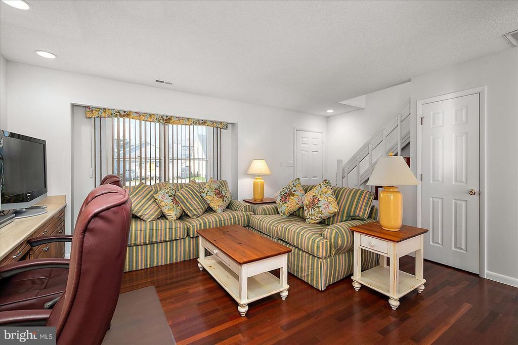 Image 7 of property listing at 702-A KELLY RD #702A, Ocean City, MD 21842