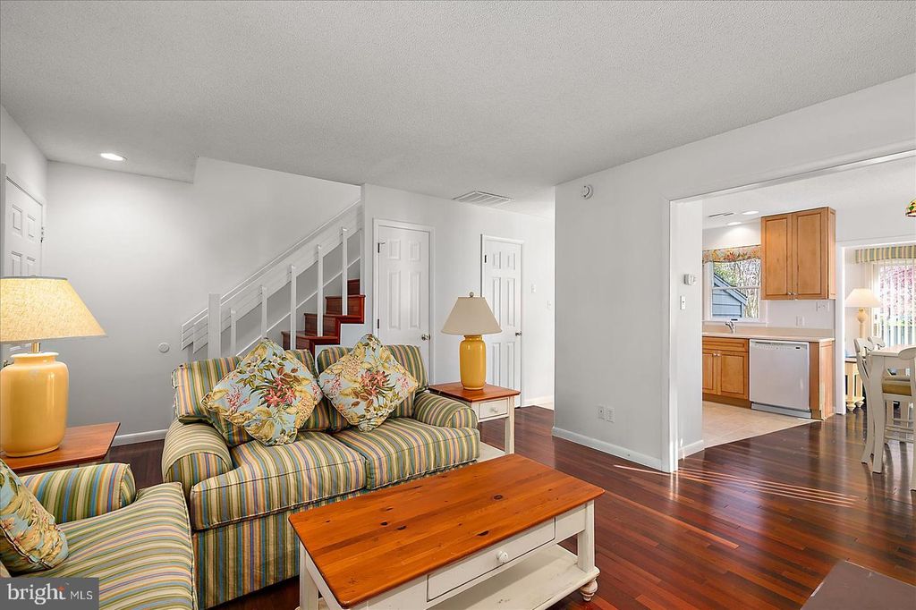 Image 8 of property listing at 702-A KELLY RD #702A, Ocean City, MD 21842
