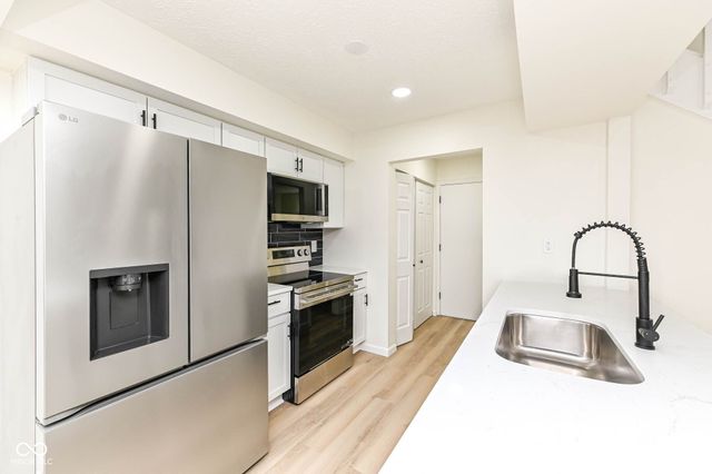 355 E Saint Clair Street, Indianapolis, IN 46202