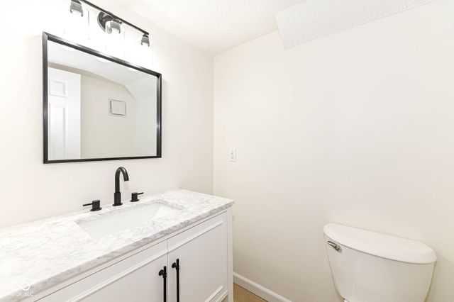 355 E Saint Clair Street, Indianapolis, IN 46202