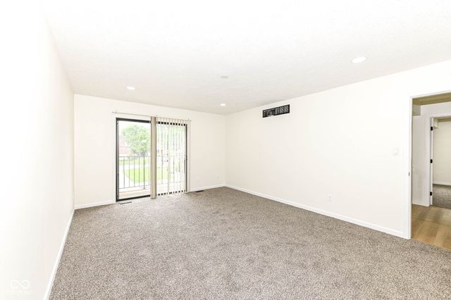 355 E Saint Clair Street, Indianapolis, IN 46202