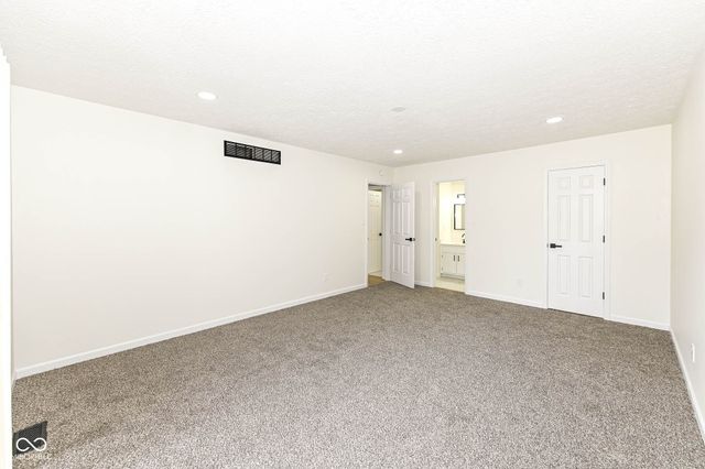 355 E Saint Clair Street, Indianapolis, IN 46202