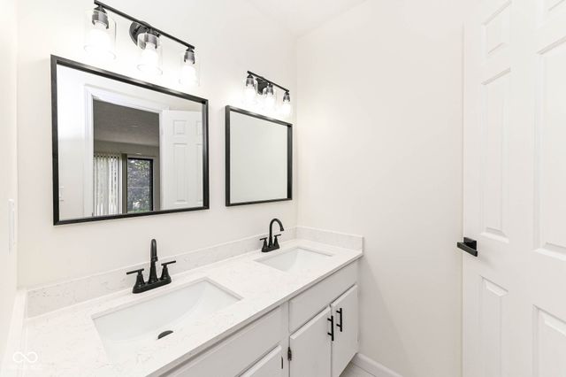 355 E Saint Clair Street, Indianapolis, IN 46202