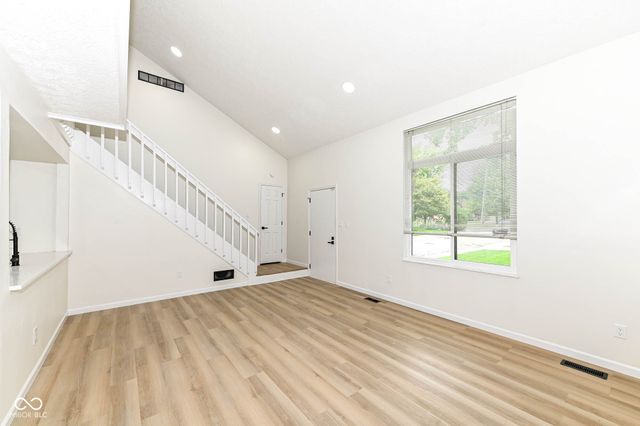355 E Saint Clair Street, Indianapolis, IN 46202
