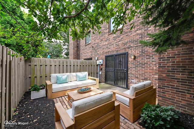 355 E Saint Clair Street, Indianapolis, IN 46202