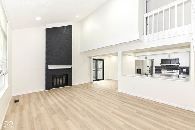 355 E Saint Clair Street, Indianapolis, IN 46202
