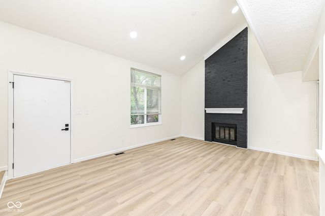 355 E Saint Clair Street, Indianapolis, IN 46202