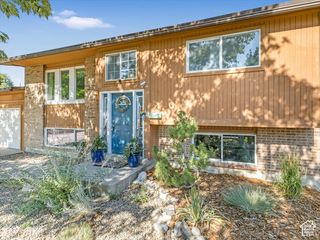 9457 S POPPY LN, Sandy, UT 84094