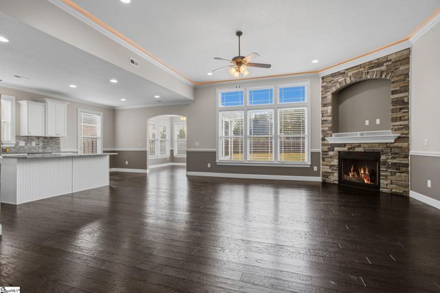 924 Hunterdale Lane, Boiling Springs, SC 29316