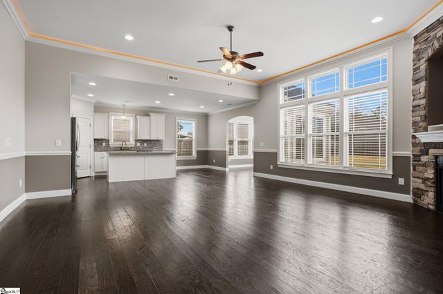 924 Hunterdale Lane, Boiling Springs, SC 29316