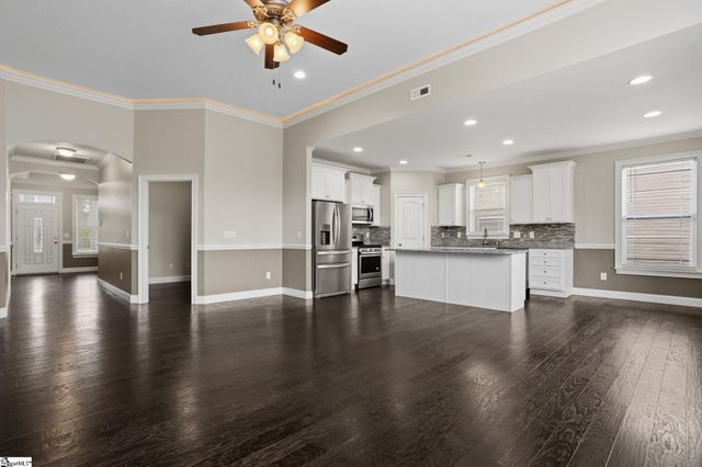 924 Hunterdale Lane, Boiling Springs, SC 29316