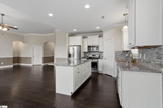 924 Hunterdale Lane, Boiling Springs, SC 29316