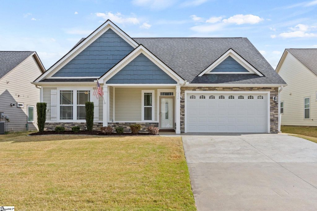 924 Hunterdale Lane, Boiling Springs, SC 29316