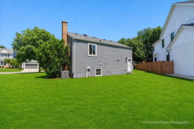 331 W Hillside Avenue, Elmhurst, IL 60126
