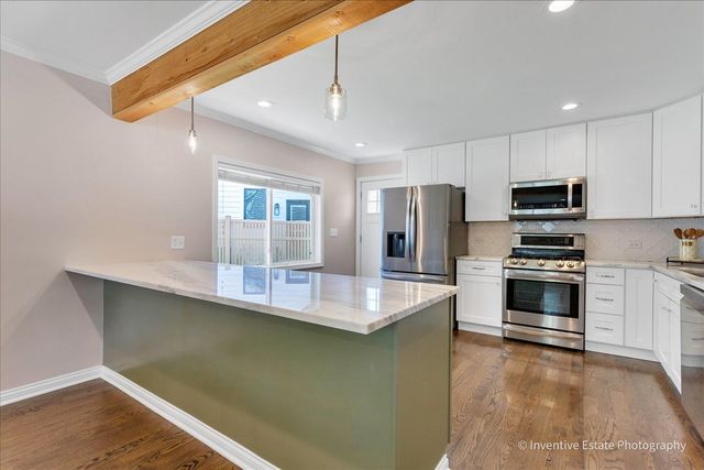 331 W Hillside Avenue, Elmhurst, IL 60126