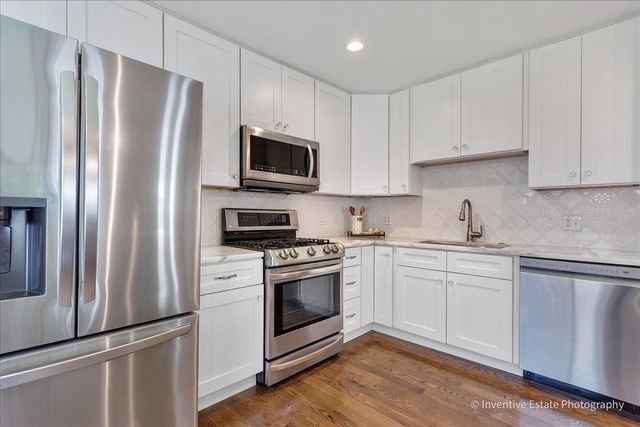 331 W Hillside Avenue, Elmhurst, IL 60126