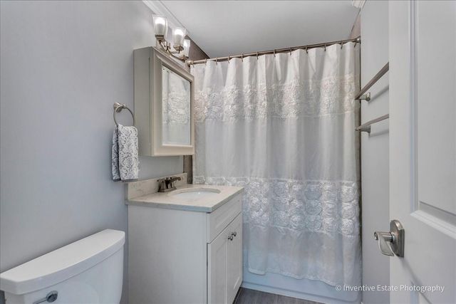 331 W Hillside Avenue, Elmhurst, IL 60126