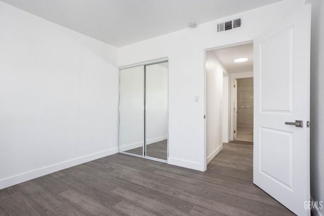 2401 Kenwood Road, Bakersfield, CA 93306