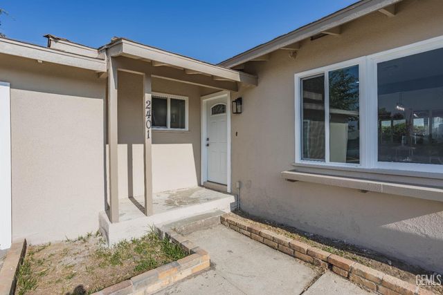 2401 Kenwood Road, Bakersfield, CA 93306