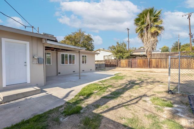 2401 Kenwood Road, Bakersfield, CA 93306