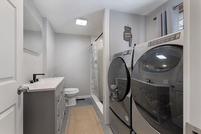 8 Barry Drive, Chelmsford, MA 01863