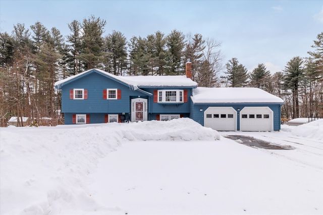 8 Barry Drive, Chelmsford, MA 01863