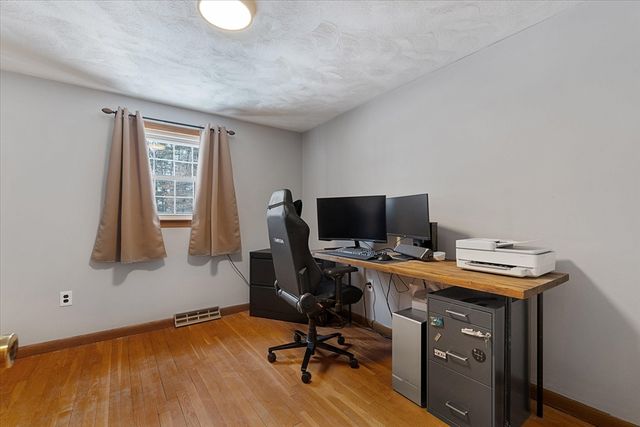 8 Barry Drive, Chelmsford, MA 01863