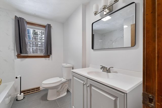 8 Barry Drive, Chelmsford, MA 01863