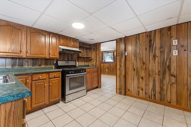 8 Barry Drive, Chelmsford, MA 01863