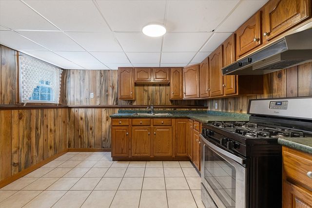 8 Barry Drive, Chelmsford, MA 01863