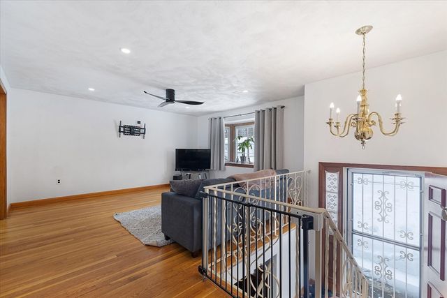 8 Barry Drive, Chelmsford, MA 01863